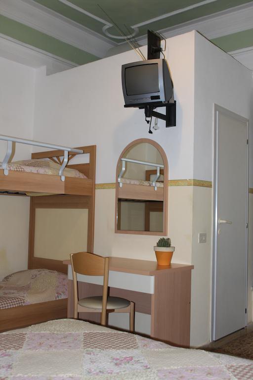 Hotel Ornella Lido di Camaiore Oda fotoğraf