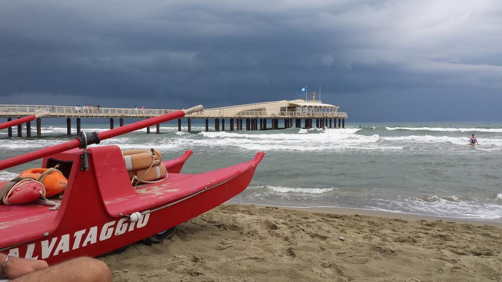 Hotel Ornella Lido di Camaiore Dış mekan fotoğraf